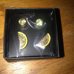 Two pairs of Earrings.